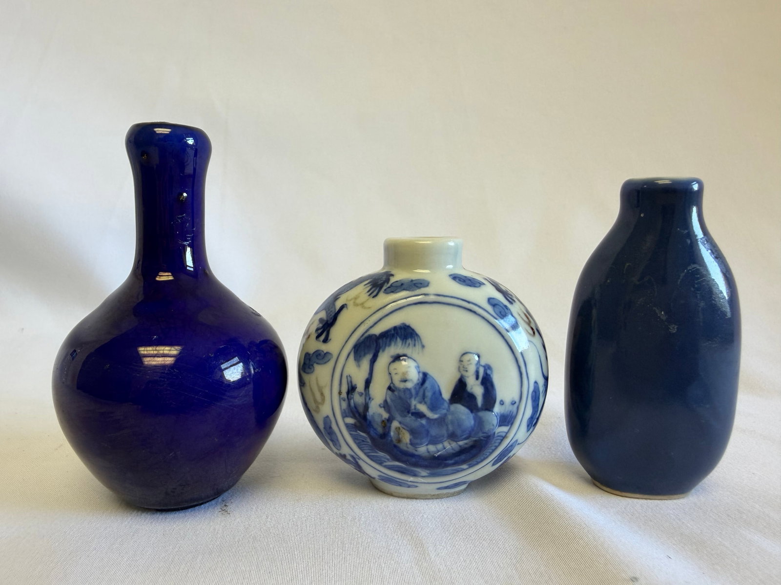Set of 3 Chinese blue and white blue and white snuff bottles mark (1 of 4)