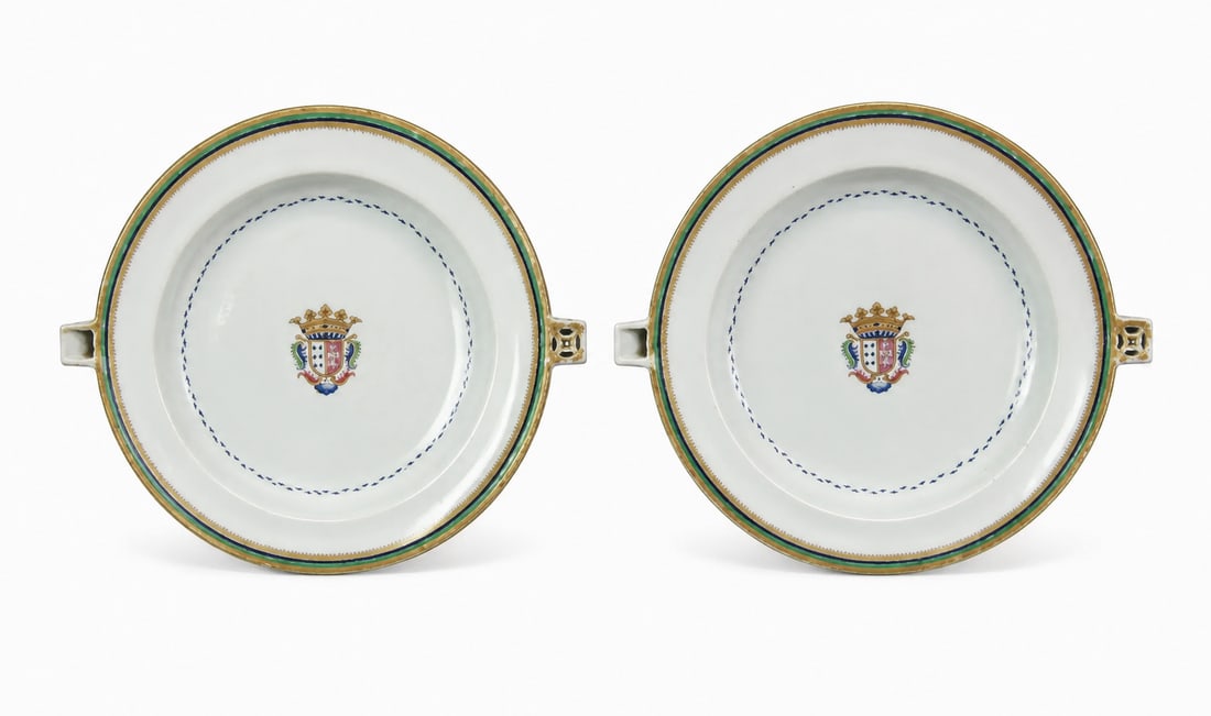 Chinese Porcelain hot water Plate: Size: 10 inch. Provenance: From Allentown PA collector. Preview Day: Preview open On Sep 5th Sat 10AM-4 PM, welcome. We can offer Affordable, Reliable packing and shipping to all over the world for mo