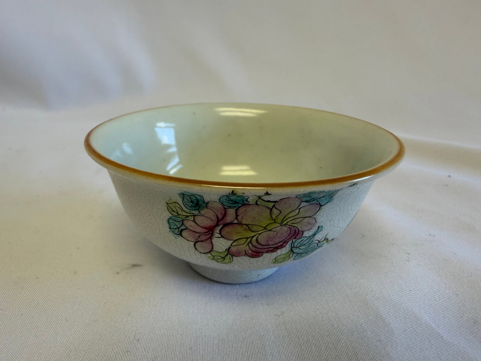 Chinese famille rose flowers China porcelain cup blue and white mark: Size: 3 inch. Provenance: From Allentown PA collector. Preview Day: Preview open On Sep 5th Sat 10AM-4 PM, welcome. We can offer Affordable, Reliable packing and shipping to all over the world for mos