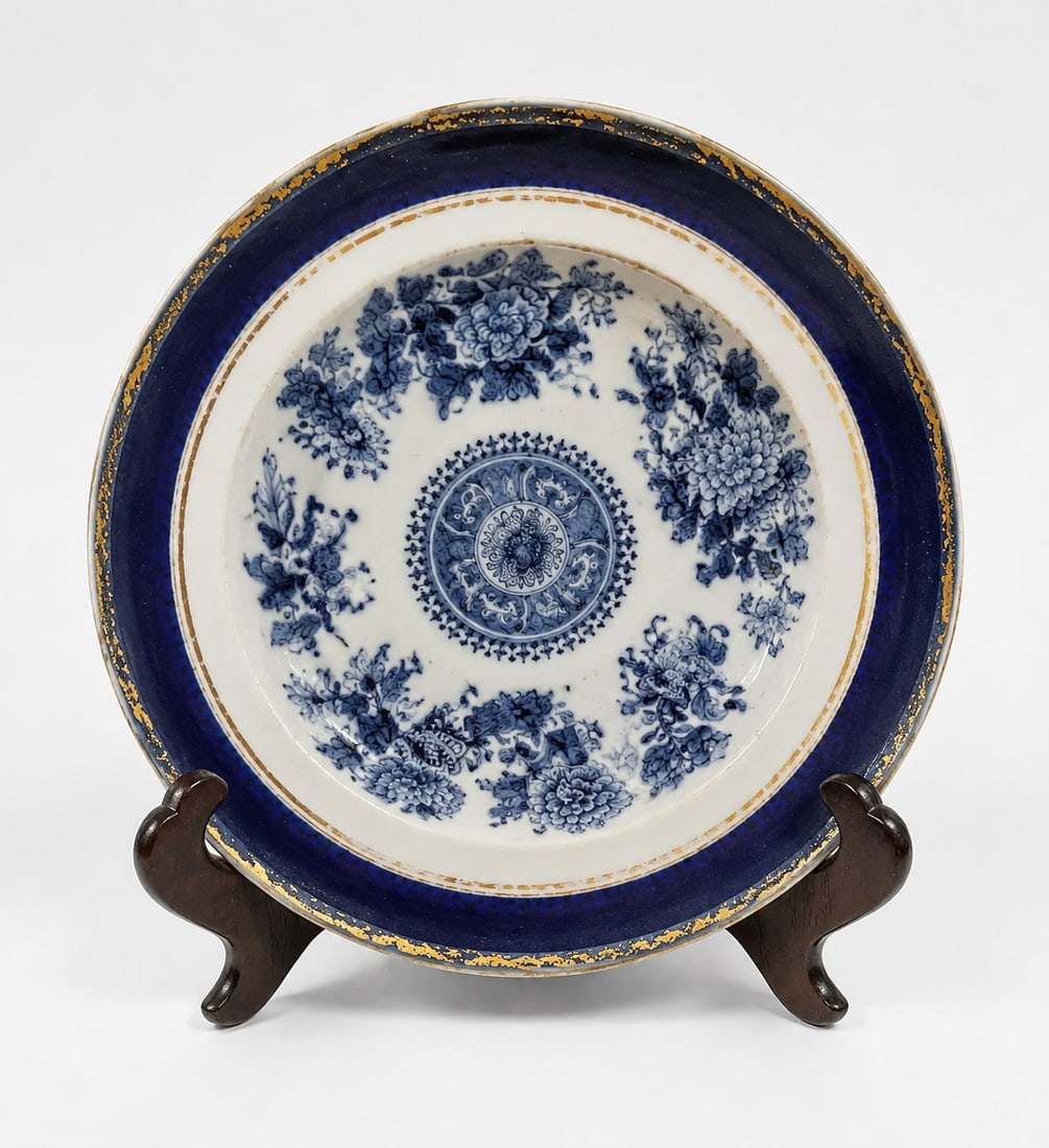 Chinese Export Fitzhugh Porcelain Dinner Plate (1 of 2)