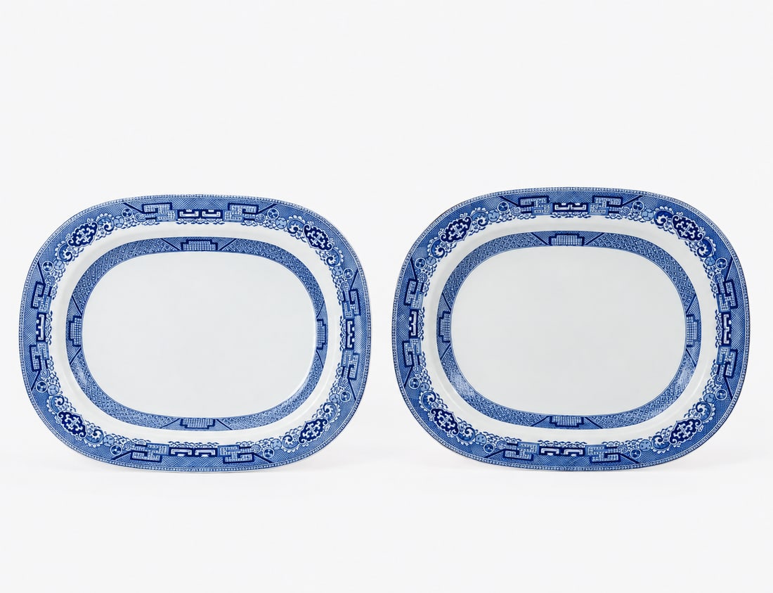 Pair of English Porcelain Plates: Size: 15 inch. Provenance: From Glassboro PA collector. Preview Day: Preview open On Sep 5th Sat 10AM-4 PM, welcome. We can offer Affordable, Reliable packing and shipping to all over the world for mo