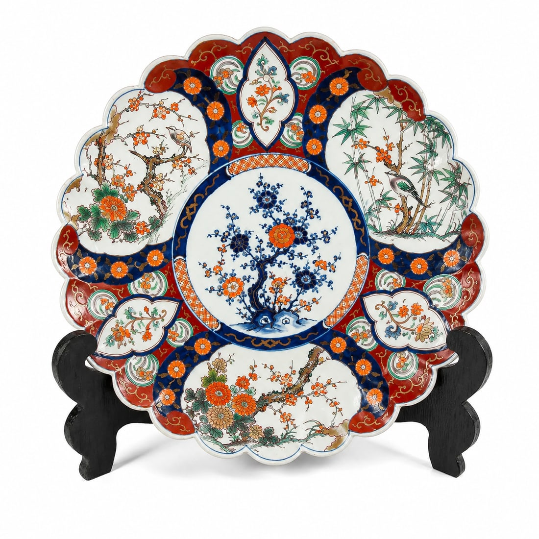 A Japanese Imari Porcelain Plate (1 of 2)