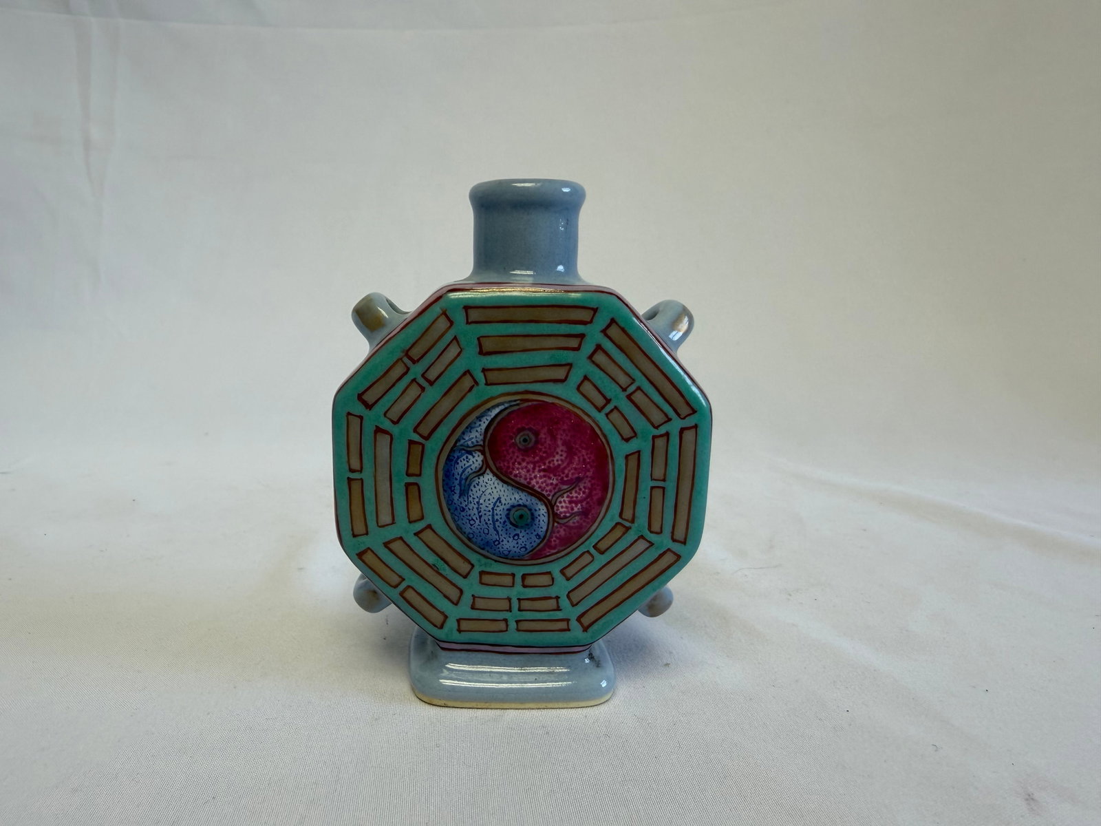 Chinese famille rose Gossip porcelain China vase: Size: 3.8 inch. Provenance: From West Chester PA collector. Preview Day: Preview open On Sep 5th Sat 10AM-4 PM, welcome. We can offer Affordable, Reliable packing and shipping to all over the world fo