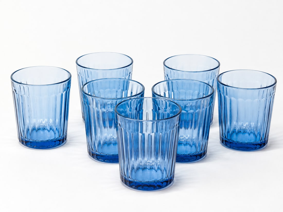Set Of Vinatge Glass cups: Size: 7 inch. Provenance: From West Chester PA collector. Preview Day: Preview open On Sep 5th Sat 10AM-4 PM, welcome. We can offer Affordable, Reliable packing and shipping to all over the world for 