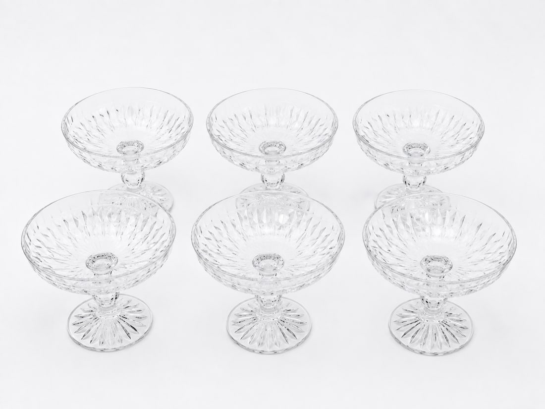 Set Of 6 Glass Bowls: Size: 6 inch. Provenance: From West Chester PA collector. Preview Day: Preview open On Sep 5th Sat 10AM-4 PM, welcome. We can offer Affordable, Reliable packing and shipping to all over the world for 