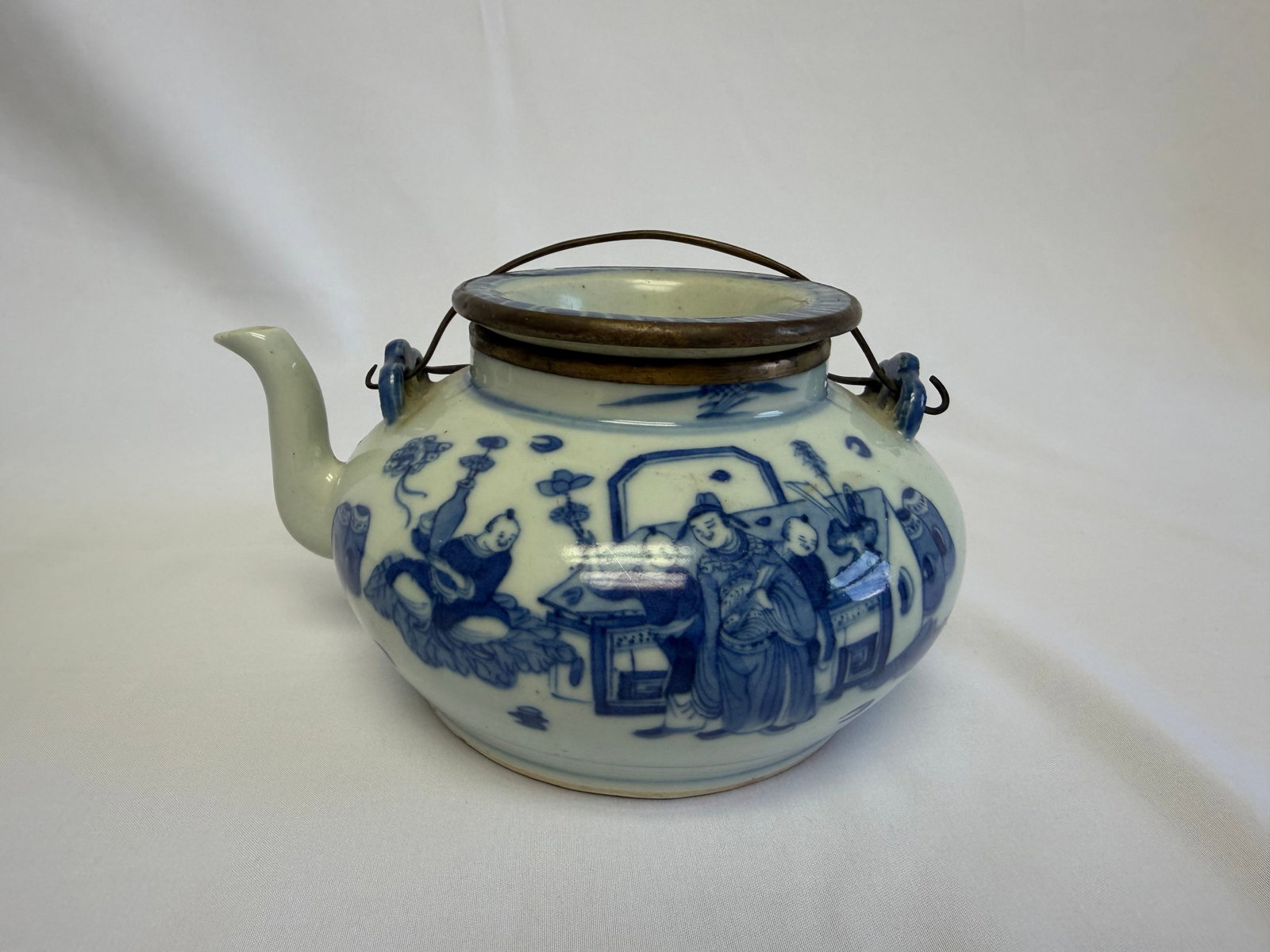 Chinese blue and white figures scene Porcelain Figures China Tea Pot: Size: 5 inch. Provenance: From West Chester PA collector. Preview Day: Preview open On Sep 5th Sat 10AM-4 PM, welcome. We can offer Affordable, Reliable packing and shipping to all over the world for 