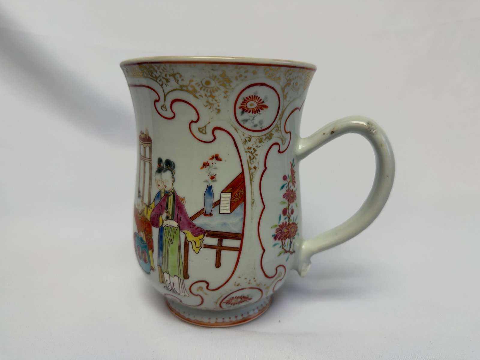Large Chinese famille rose gilded figures porcelain China cup: Size: 6.1x4.5 inch. Provenance: From West Media PA collector. Preview Day: Preview open On Sep 5th Sat 10AM-4 PM, welcome. We can offer Affordable, Reliable packing and shipping to all over the world
