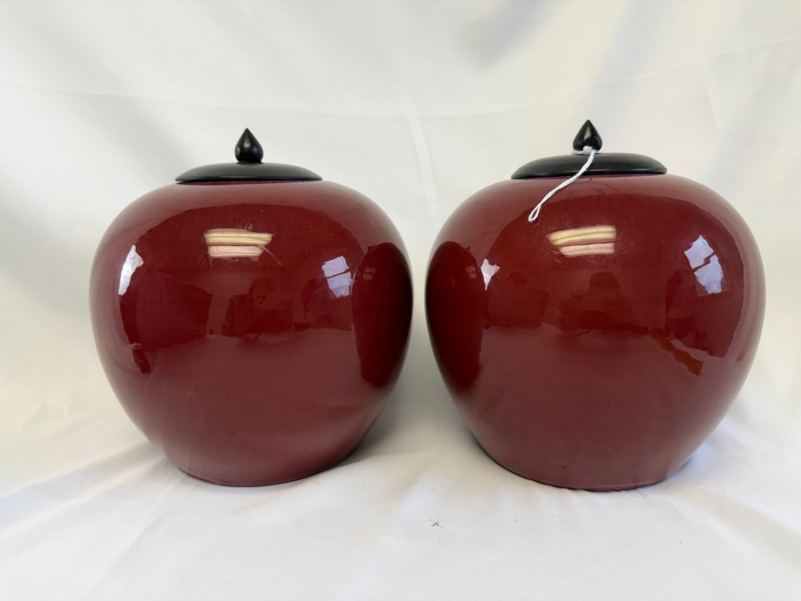Pair of Chinese red glazed porcelain ice crack glazed jars: Size: 90 inch. Provenance: From Wilmington DE collector. Preview Day: Preview open On Sep 5th Sat 10AM-4 PM, welcome. We can offer Affordable, Reliable packing and shipping to all over the world for