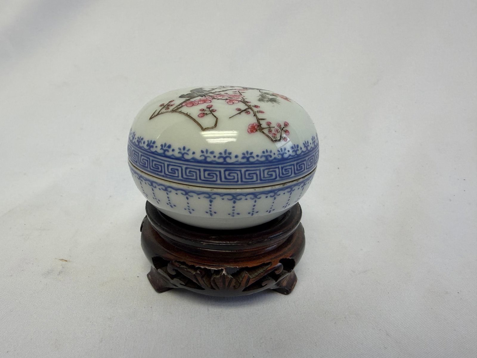Chinese famille rose flowers Porcelain China ink box blue mark: Size: 2.7 inch. Provenance: From harrison NJ collector. Preview Day: Preview open On Sep 5th Sat 10AM-4 PM, welcome. We can offer Affordable, Reliable packing and shipping to all over the world for
