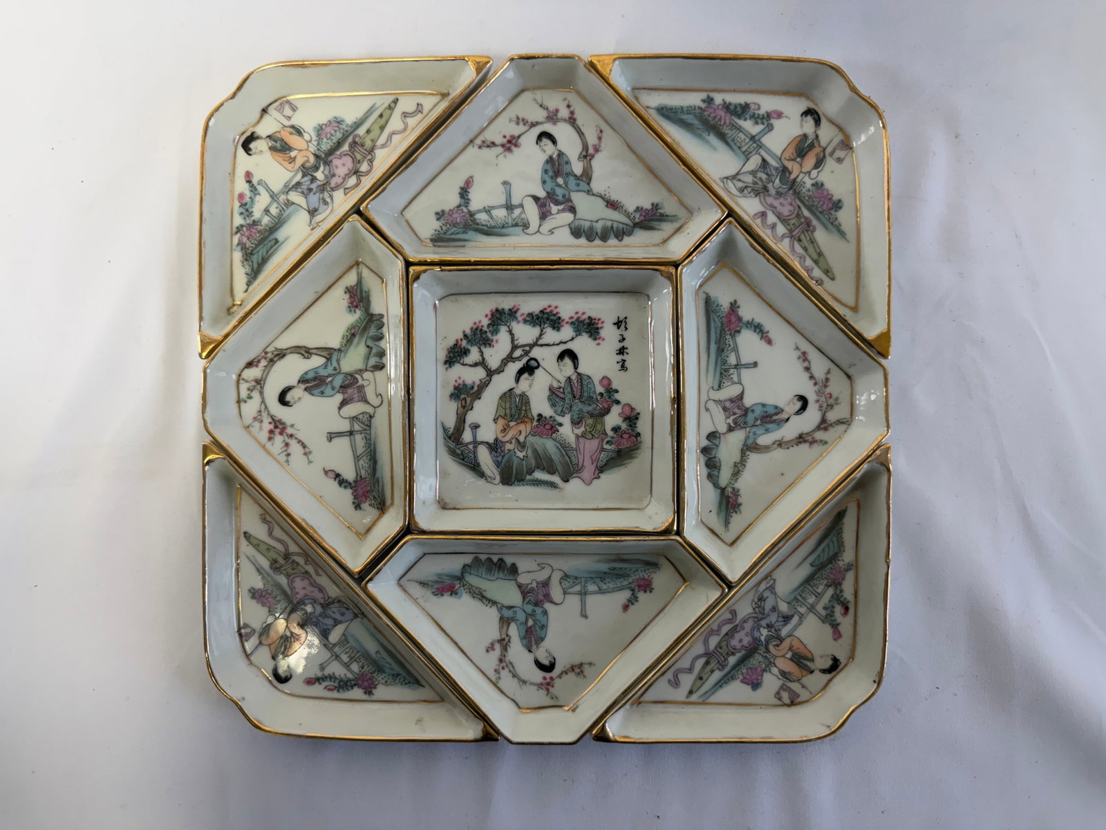 Chinese antique famille rose porcelain dishes set: Size: 10x10 inch. Provenance: From harrison NJ collector. Preview Day: Preview open On Sep 5th Sat 10AM-4 PM, welcome. We can offer Affordable, Reliable packing and shipping to all over the world for 