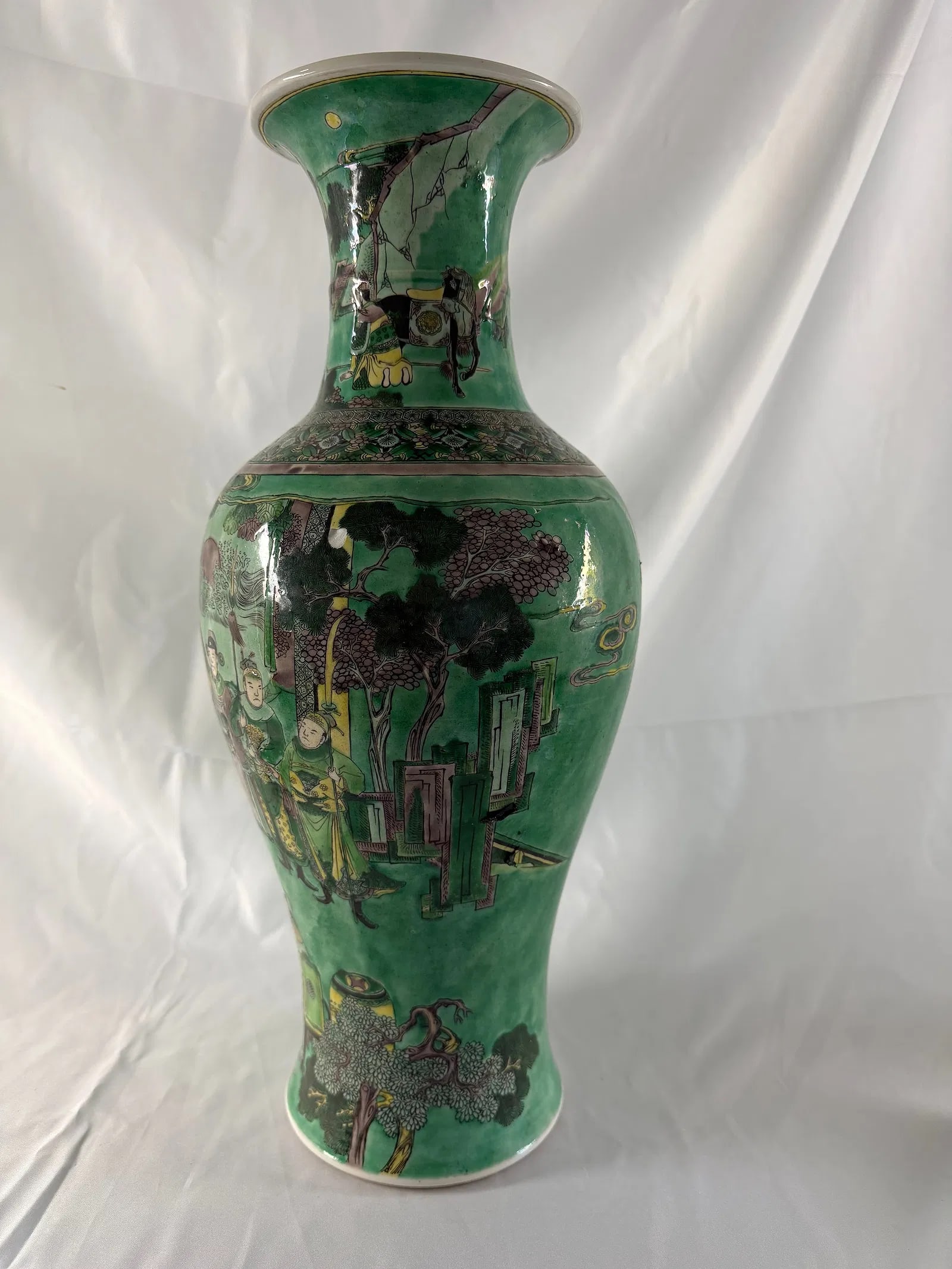 Large Chinese enameled famille rose Porcelain China scene vase: Size: 18 inch. Provenance: From edison NJ collector. Preview Day: Preview open On Sep 5th Sat 10AM-4 PM, welcome. We can offer Affordable, Reliable packing and shipping to all over the world for most 
