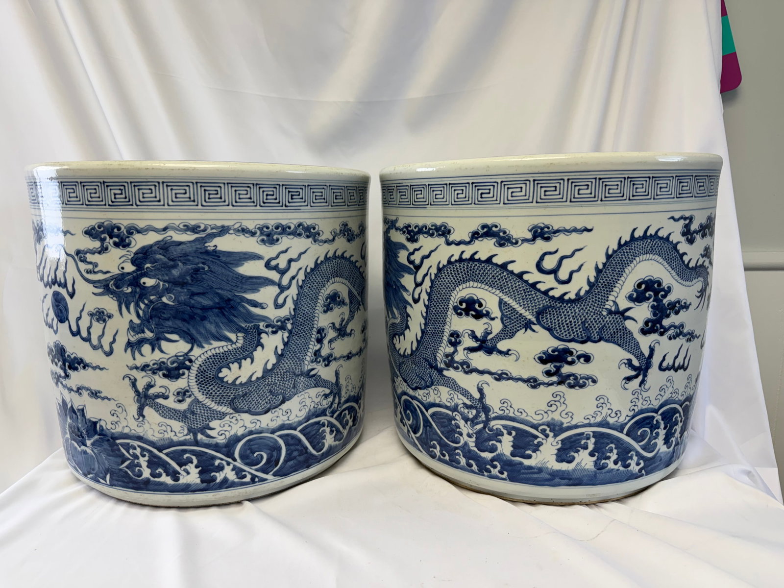 Large Pair of Chinese blue and white dragons porcelain vases - 3