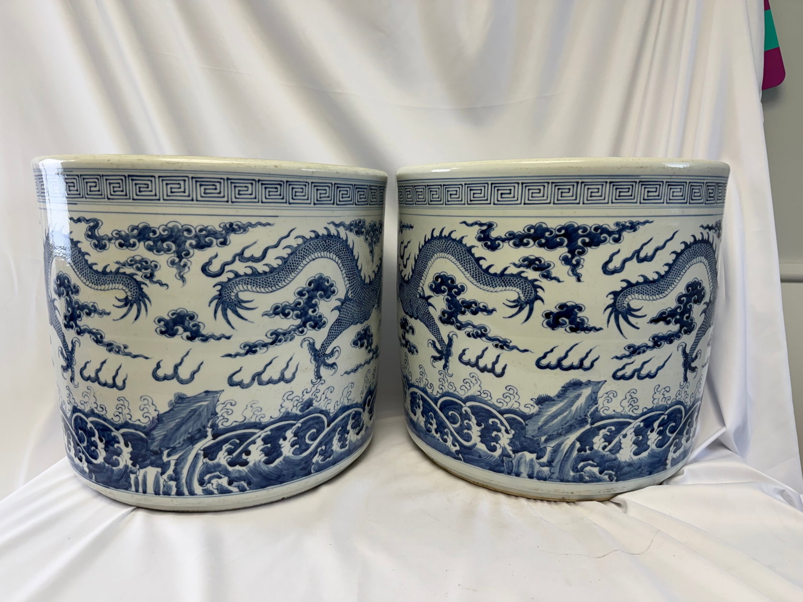 Large Pair of Chinese blue and white dragons porcelain vases - 5