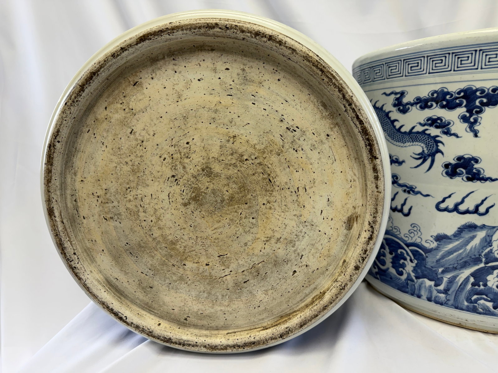Large Pair of Chinese blue and white dragons porcelain vases - 8