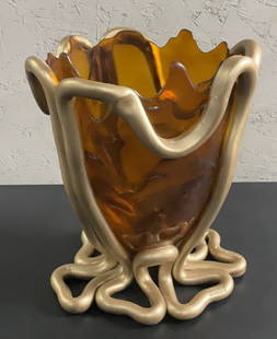 Fish Design Resin Vase by Gaetano Pesce: Buyer Premium 10% BP MFG Fish Design Model by Gaetano Pesce Resin Vase Located in: Chattanooga, TN Large multi-colored vase made from soft resin, created by Gaetano Pesce for Fish Design. Marked on th