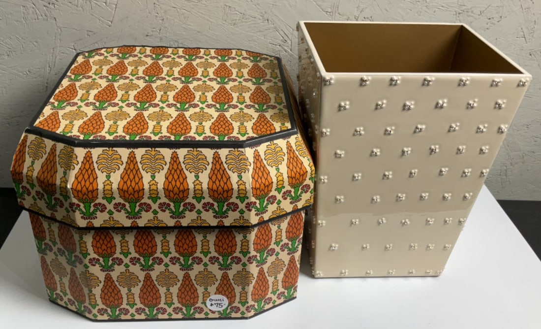 Trash Can & Tote (1 of 6)