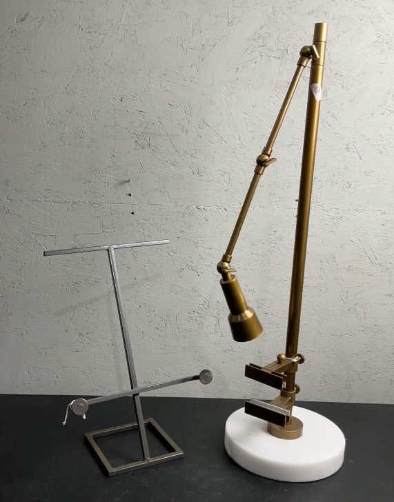 Easel Floor Lamp & Easel (1 of 4)