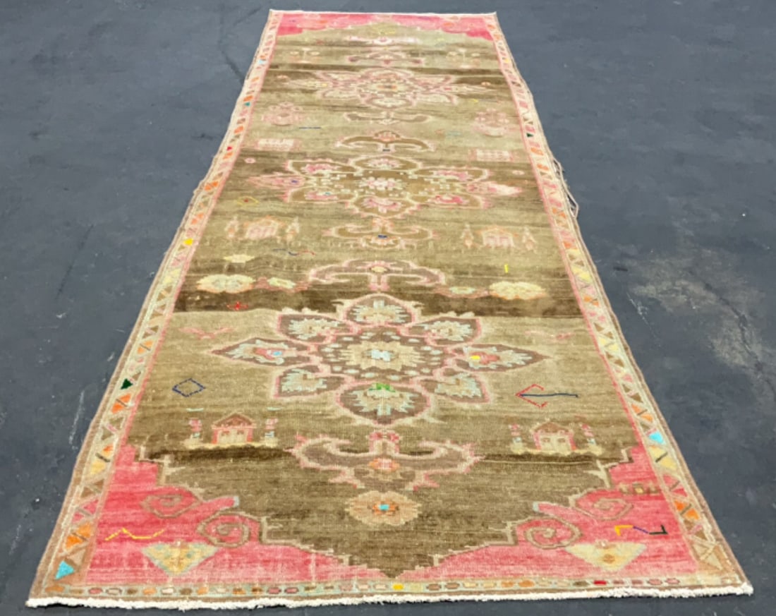 4' 2-1/2" x 13' 6-1/2" Rug (1 of 4)