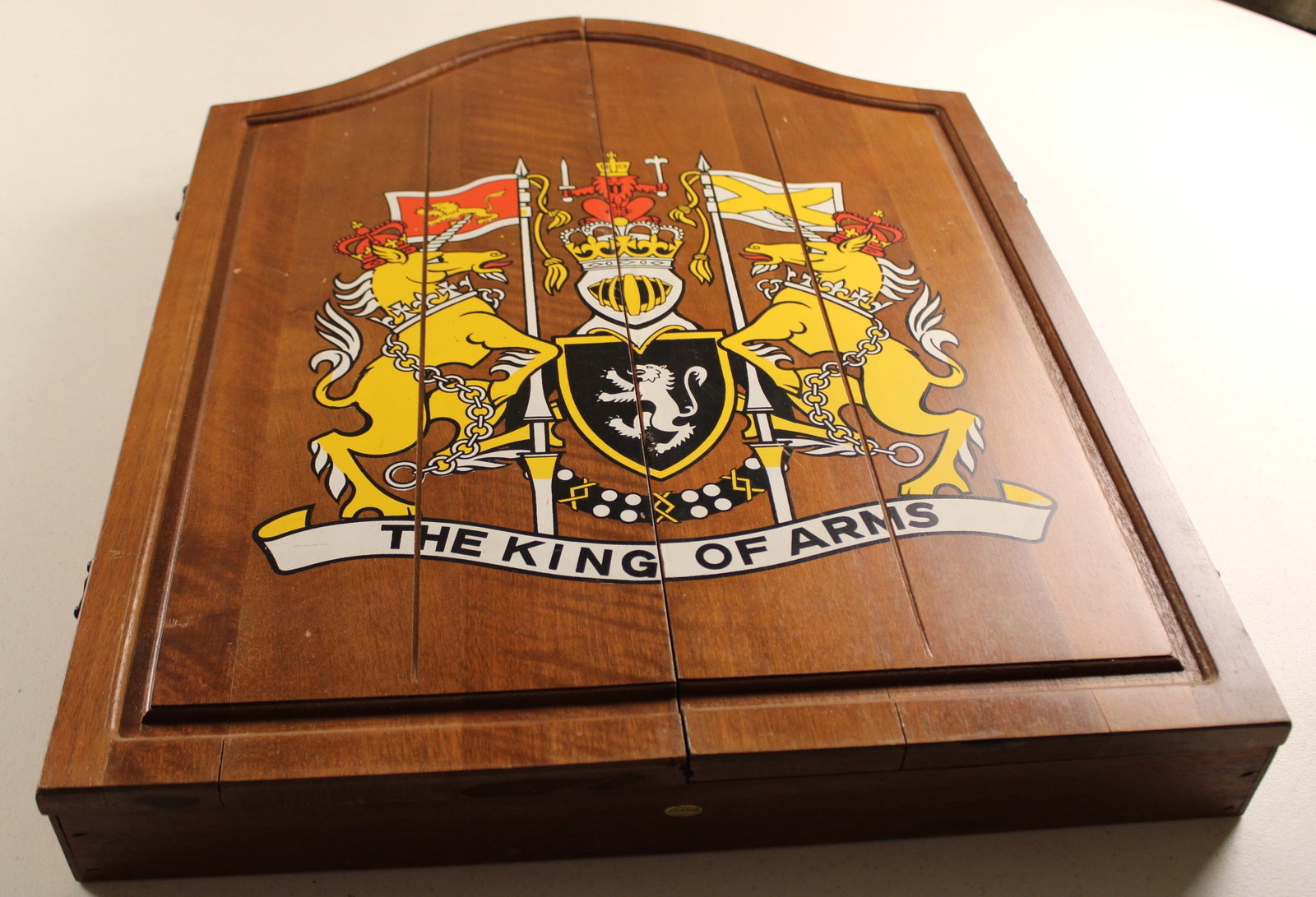 Dart Board: Vintage Wooden Dartbard "The King of Arms" with Darts and chalk.