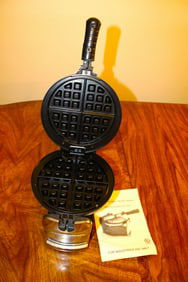 Home Exclusives Belgian Waffle Maker