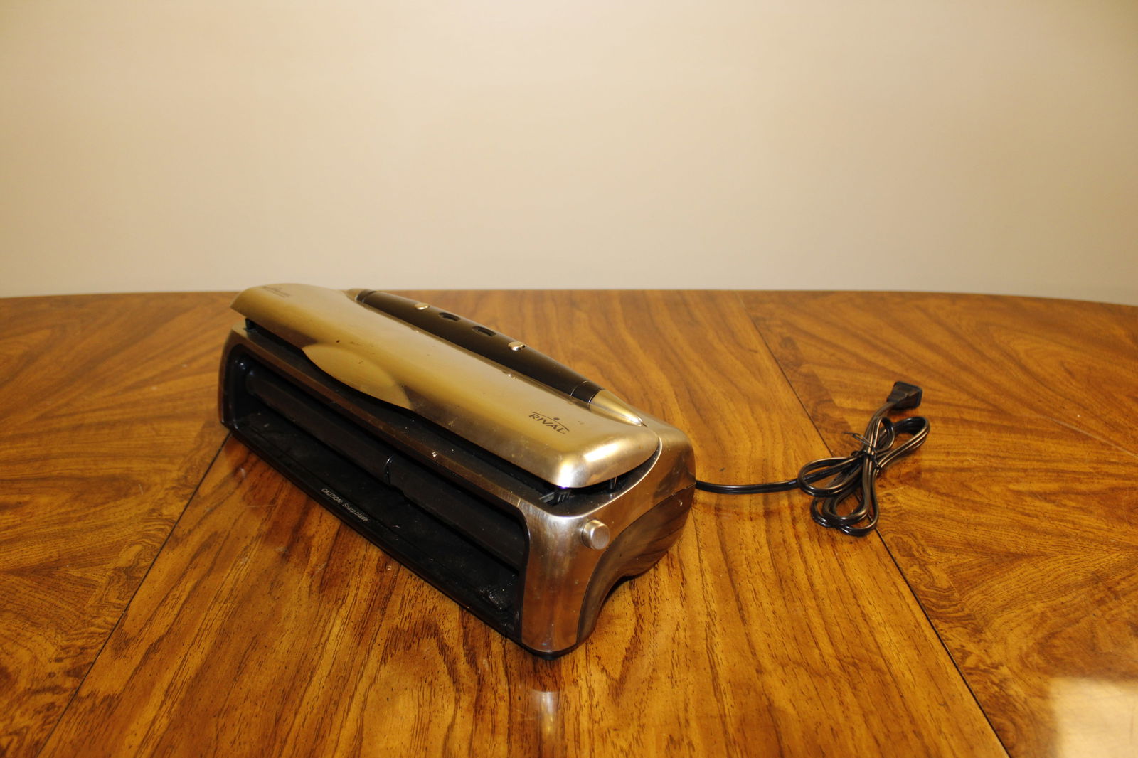 Rival Vacuum Food Sealer (1 of 1)