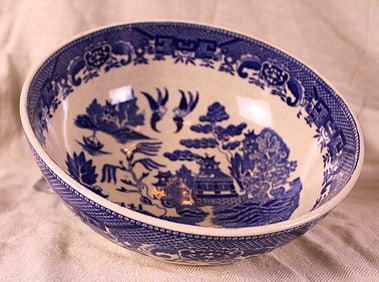 Blue Willow Large Serving Bowl