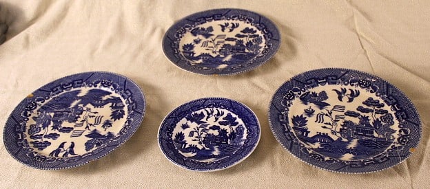 Blue Willow Japan 4 pcs (1 of 2)
