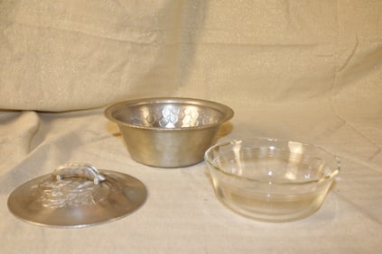 Forged Aluminum Peapod Bowl