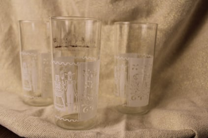 Amish Motif Glasses Trio