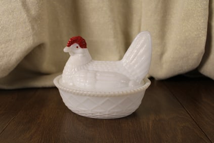 Indiana Glass Milk Glass Vintage Nesting Hen