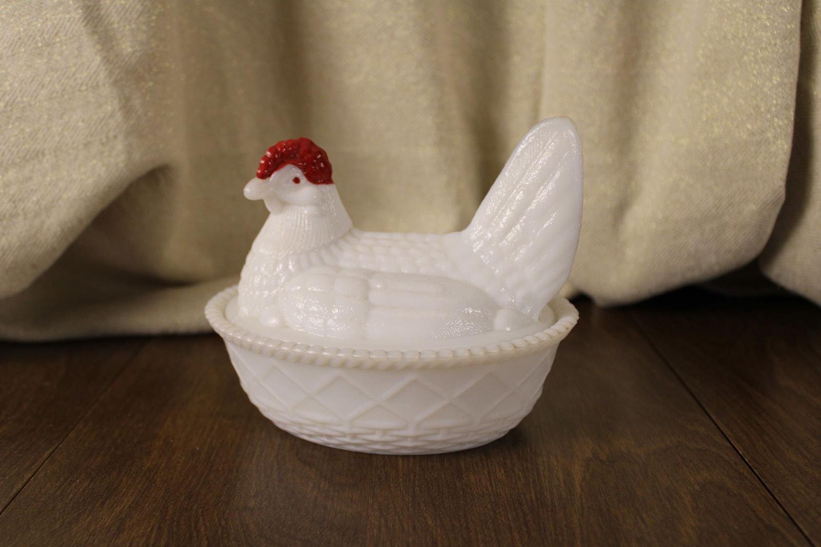 Indiana Glass Milk Glass Vintage Nesting Hen (1 of 7)