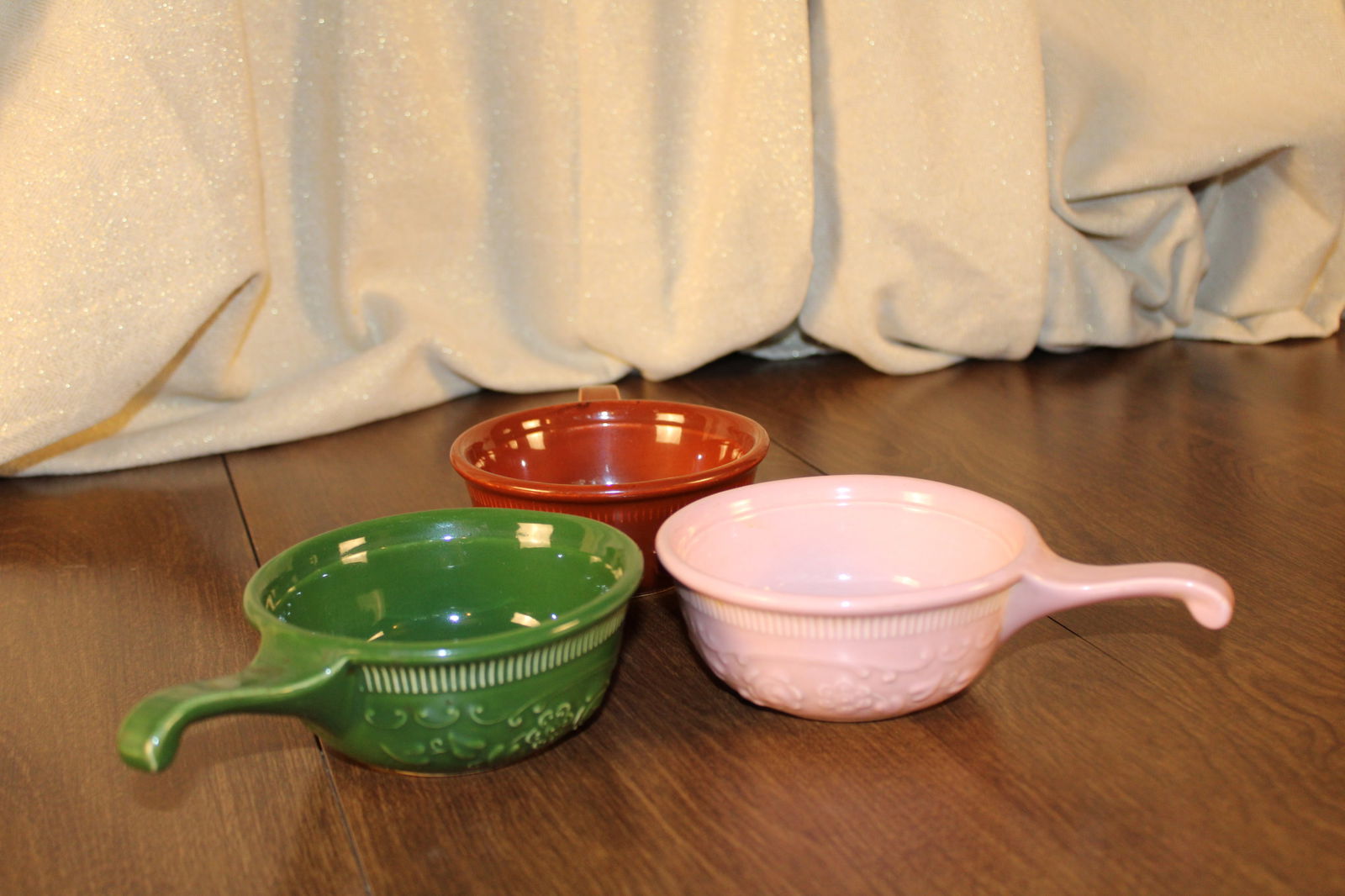 TST Taylor Smith & Taylor Genuine Oven Serve Ware USA: TST Taylor Smith & Taylor Genuine Oven Serve Ware USA 3 colorful crock serving dishes individual with serving handles for soup, one earthen brown, one pink, one green with cute motif bottom