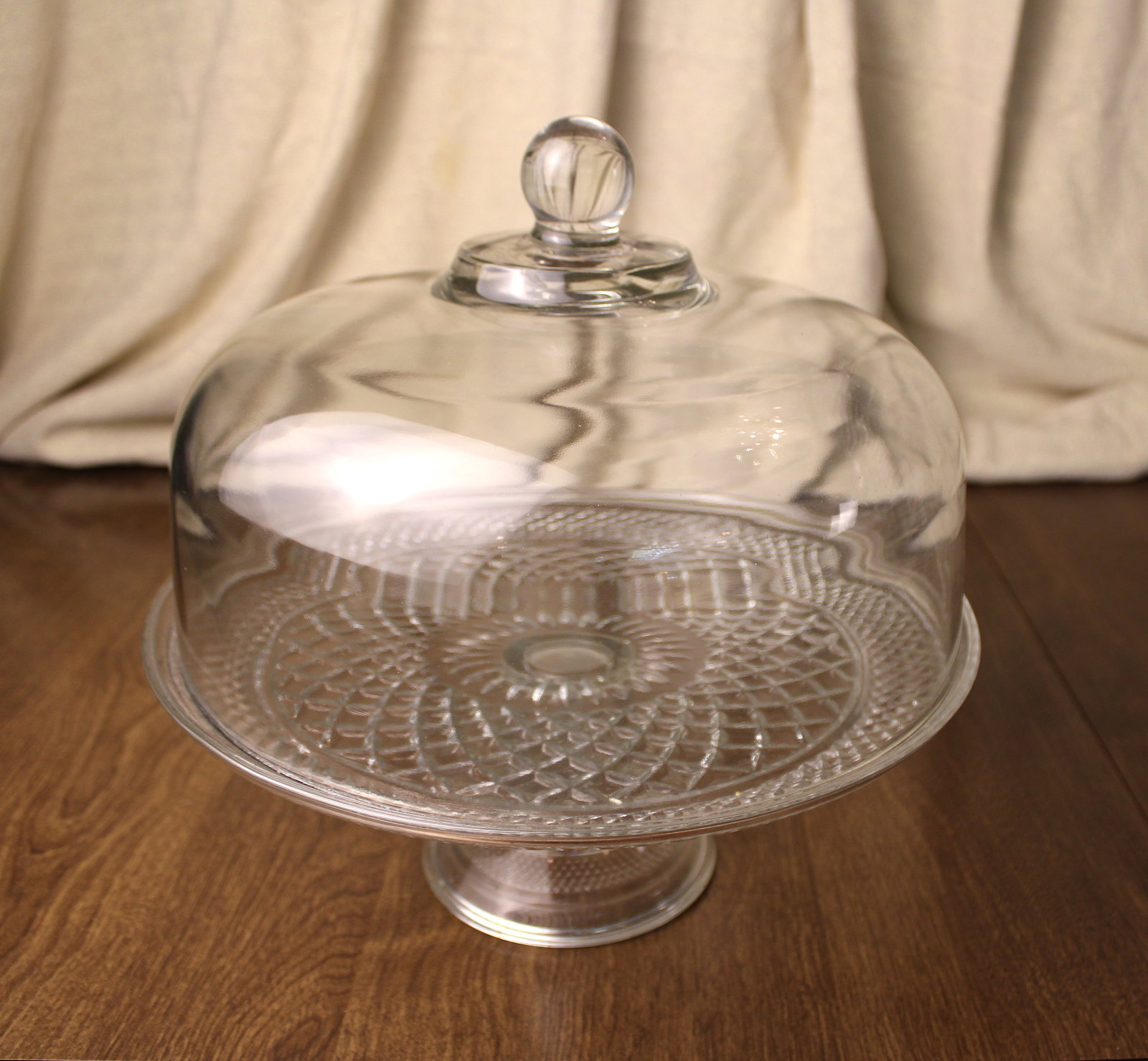 Anchor Hocking Clear Glass Cake Stand and Cloche (1 of 2)