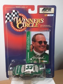 Winners Circle Ken Schrader #33 Dayco/APR 1/64 1998 Nascar Diecast