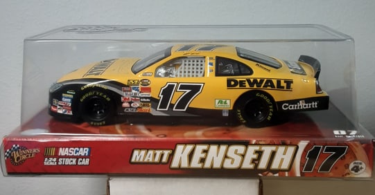 Winner's Circle Matt Kenseth DEWALT #17 1/24 COA 2007