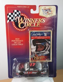 Darrell Waltrip Winners Circle 1997 Nascar 1:64 Car #17 Diecast Chrome Car '97