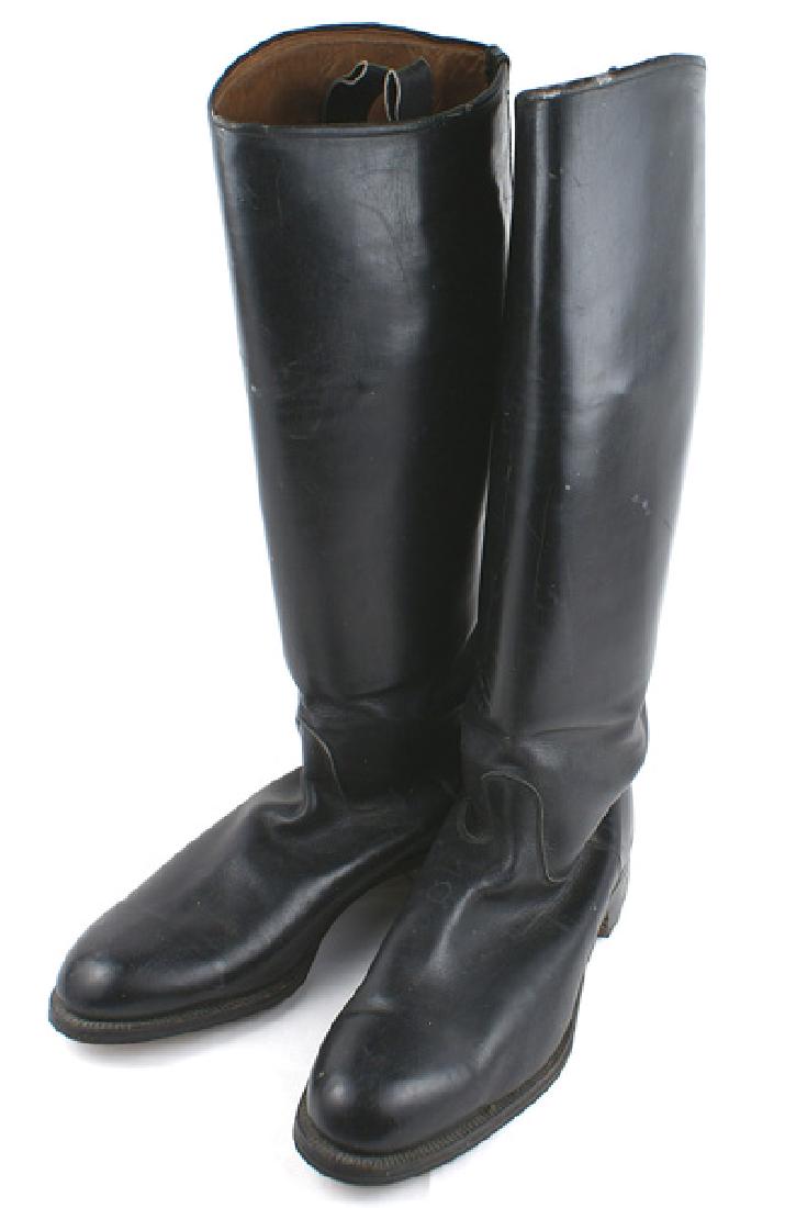 German WWII Army officer dress boots: N-027 Army officer's quality black leather dress boots. Knee-high shafts. Little wear on the leather soles and heels (with iron "horseshoes"). Approximate size 10. About excellent. I