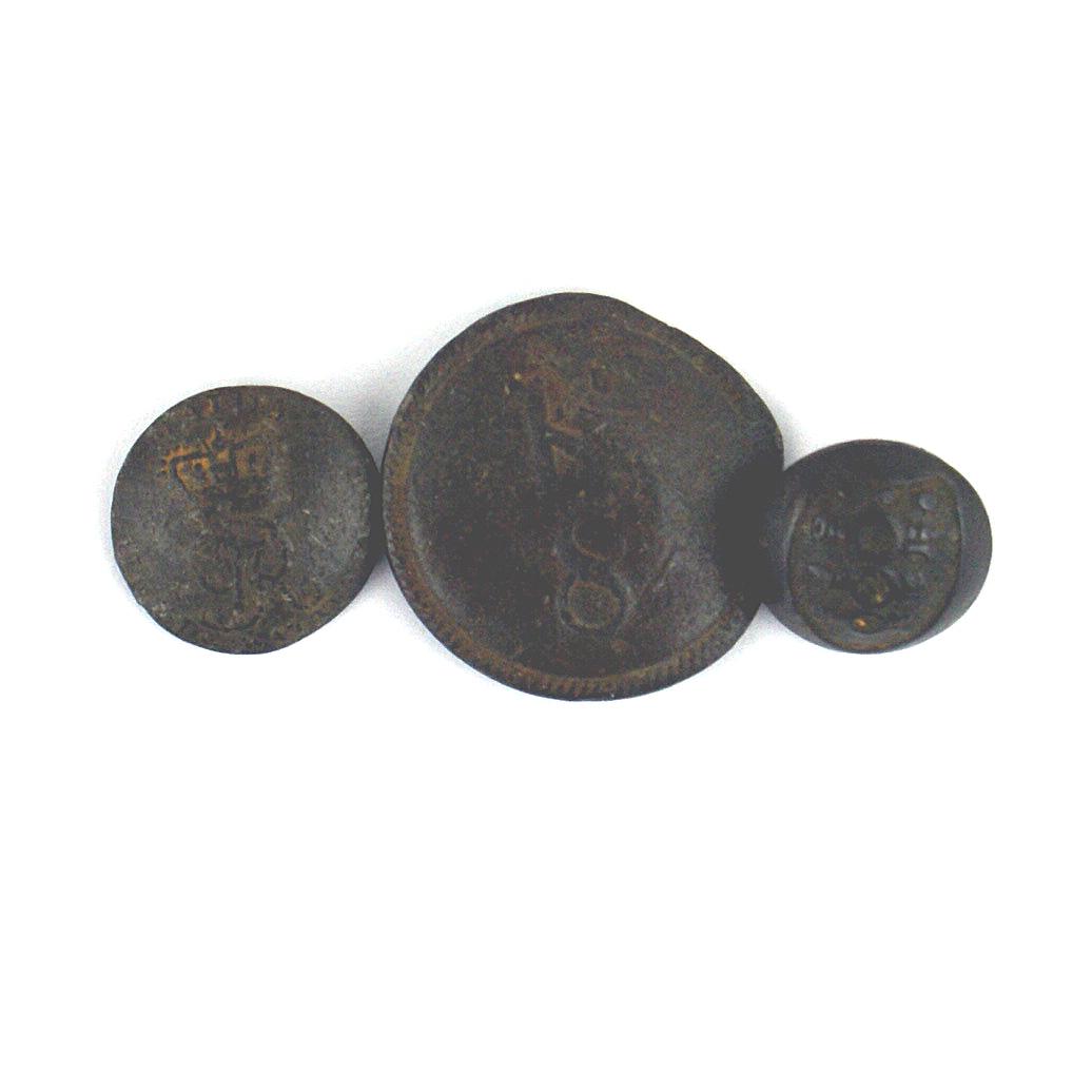 Lot of 3 British War of 1812 buttons: K-036 Lot of 3 British War of 1812 buttons: (We believe that all items were originally excavated). (1) King's 8th Regiment of Foot. Pewter slightly convex with "K" over "8" and a pie crust border. Rev