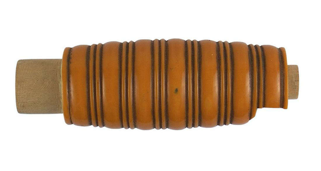 German WWII TN Sr dagger grip only: D-032 Third-Reich TN Sr. dagger grip (only). Ribbed orange bakelite - chipped at top side. II-