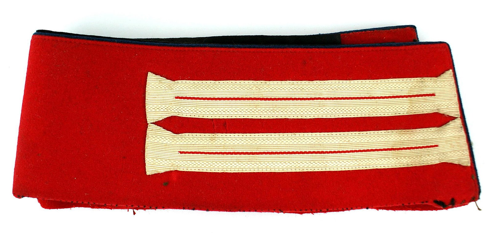 Imperial Prussian EM uniform collar: F-045 Prussian Garade EM uniform collar. 2 3/4" high, stiff red field with 5 1/2" long double white litze. Pre 1918. II