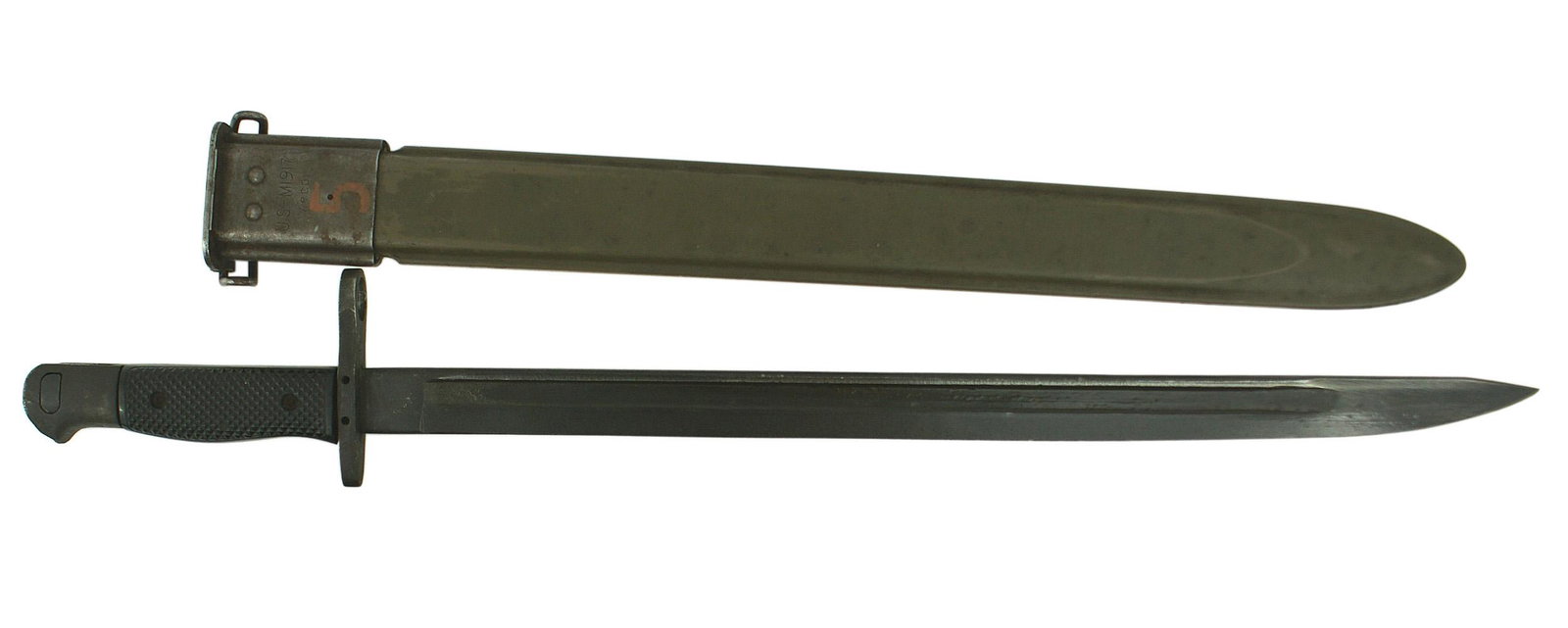 US Vietnam Era bayonet M1917 trench shotgun: D-077 US Vietnam Era bayonet for the M1917 trench shotgun. Steel pommel with a large press stud and crossguard/muzzle ring. M1903 17 7/8" blackened blade. 99% blackened finish remains. Black plastic g