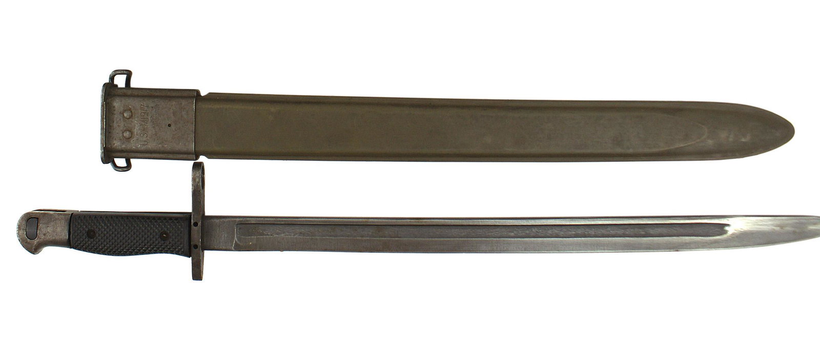 US Vietnam Era bayonet M1917 trench shotgun: D-078 US Vietnam Era bayonet for the M1917 trench shotgun. Steel pommel with a large press stud and crossguard/muzzle ring. M1903 17 7/8" blackened blade. Shows some wear to the finish. Black plastic 