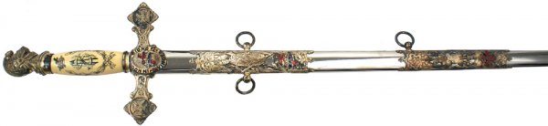 Masonic Knights Templar Royal Arch dress sword: K-81 - Masonic ranking Knights Templar "Royal Arch" dress sword. Finely detailed silver guilt knights head pommel and triangular tipped quillons with relief crosses. Center of guard bears a relief red