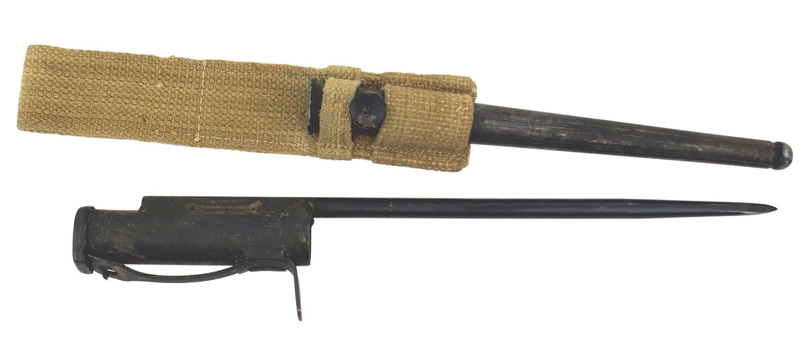 British WWII experimental bayonet Sten MK2: D-093 British WWII experimental bayonet for the Sten MK2 sub machine gun.3 13/16" tubular socket with a top s-shaped locking spring. About excellent rounded dark blued 8" slightly tapering blade. Dark