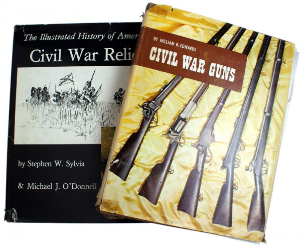 Lot of Civil War guns and relics reference books: I-117 Lot of Civil War references: (1) "CIVIL WAR GUNS" by William B. Edwards. 1962 publication. Very good presentation of the development of weapons during the Civil War era. Photo illustrated with i