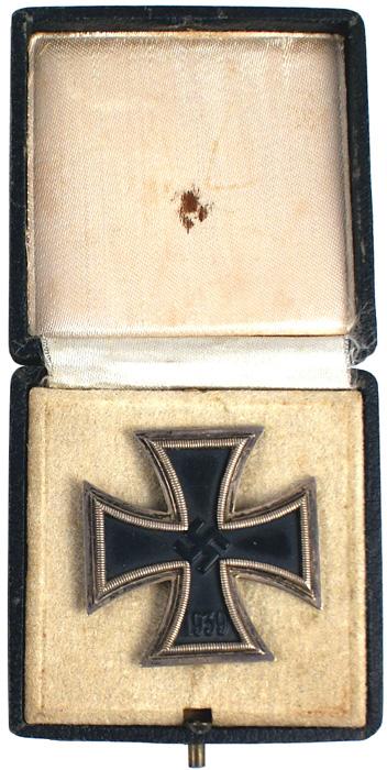 German WWII 1939 Iron Cross 1st Class medal: B-74 Same as above - aged patina on silver frame. Black finish is intact. Reverse is maker marked "L59" (Louis Keller in Oberstein). White silk/velour lined black leatherette case – shows wear. Abou