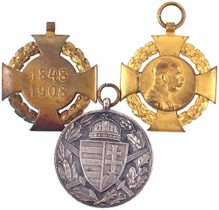 Lot of 3 Austrian Franz Joseph medals: B-182 Lot of 3: Two Franz Joseph 50-yr. Jubilee Crosses (one is missing the obverse planchet) and a Hungarian 1914-1918 War Medal. No ribbons. II