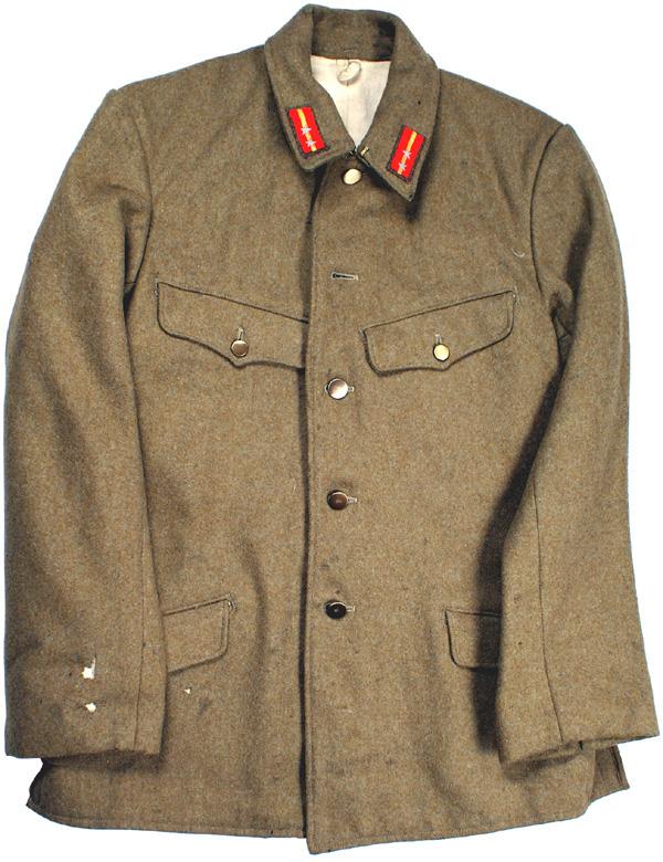 Japanese M98 Sergeant wool tunic: F-132 Japanese M98 Sergeant's wool tunic. O.D., with four flap pockets. Flat gilt brass buttons. Red collar tabs, with a gold stripe and two silver stars. Lining, with stamping, appe