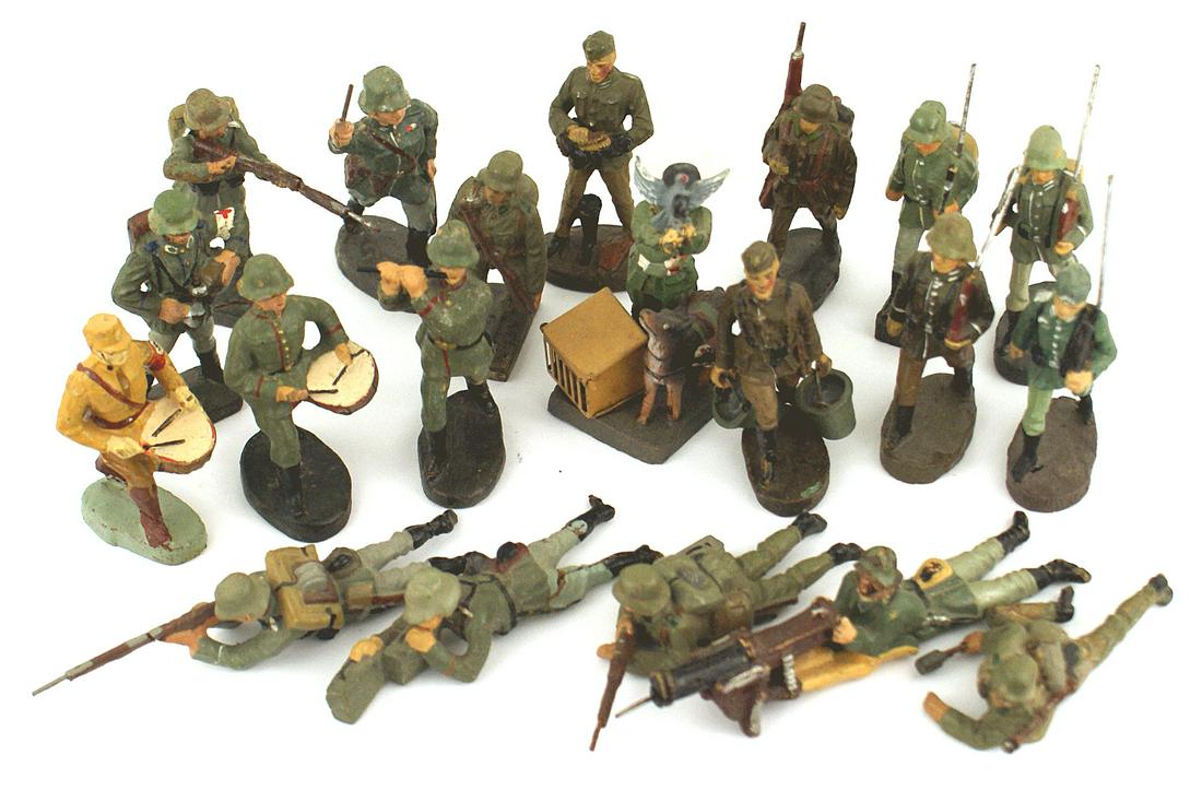 Lot of 20 post war Lineol Elastolin toy soldiers: H-083 Lot of 20 post-war copy Lineol-Elastolin toy soldiers. Includes 5 marching, 7 - combat (MG. crew - firing rifle - with "potato masher" - etc., 5 - Army functions (medic with messenger pigeon and