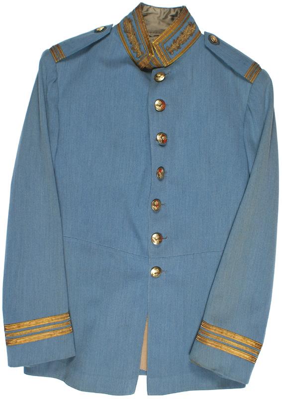 British RAF AIR MARSHALL dress tunic: F-44 R.A.F. AIR MARSHALL dress tunic. Quality light blue fabric with a long gold bullion embroidered cluster of oak leaves on collar and outlined in gold wire piping and "tape'’(some wear on back of